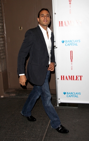 Photo Coverage: HAMLET Opening Night on Broadway - Arrivals Image