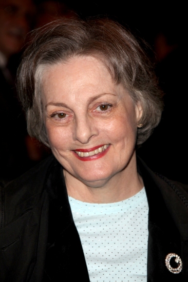 Photo Coverage: THE ROYAL FAMILY - Opening Night Arrivals Image