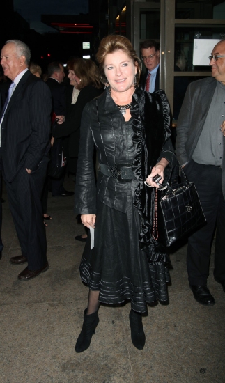 Photo Coverage: THE ROYAL FAMILY - Opening Night Arrivals Image