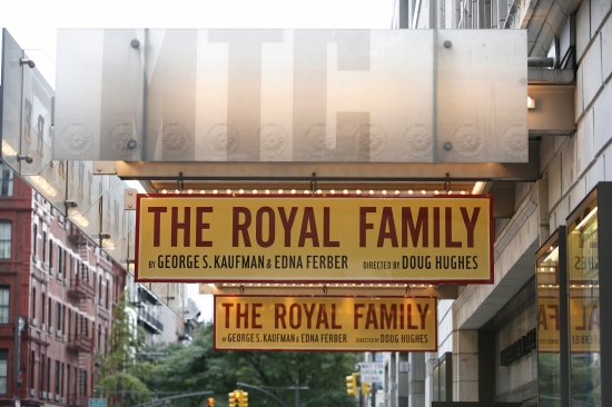 Photo Coverage: THE ROYAL FAMILY - Opening Night Arrivals Image