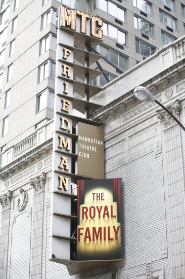 Photo Coverage: THE ROYAL FAMILY - Opening Night Arrivals Image