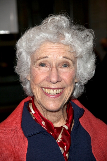 Photo Coverage: THE ROYAL FAMILY - Opening Night Arrivals Image