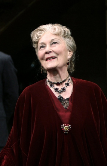 Photo Coverage: THE ROYAL FAMILY - Curtain Call Image