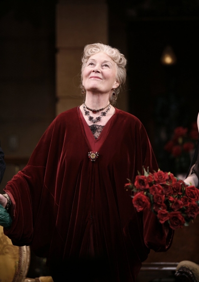 Photo Coverage: THE ROYAL FAMILY - Curtain Call Image