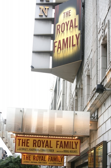 Photo Coverage: THE ROYAL FAMILY - Curtain Call Image