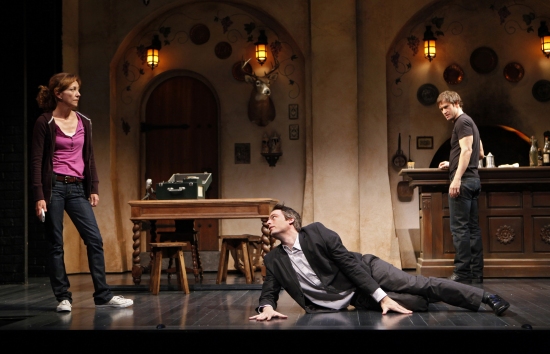 Photo Flash: Mark-Paul Gosselaar, Justin Kirk and Julie White in the Roundabout's THE UNDERSTUDY Image