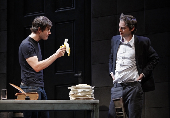 Photo Flash: Mark-Paul Gosselaar, Justin Kirk and Julie White in the Roundabout's THE UNDERSTUDY Image