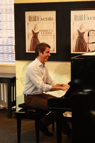 Photo Flash: Rebecca Luker Celebrates GREENWICH TIME at Barnes & Noble Image