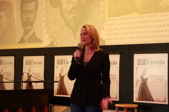 Photo Flash: Rebecca Luker Celebrates GREENWICH TIME at Barnes & Noble Image
