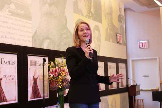 Photo Flash: Rebecca Luker Celebrates GREENWICH TIME at Barnes & Noble Image