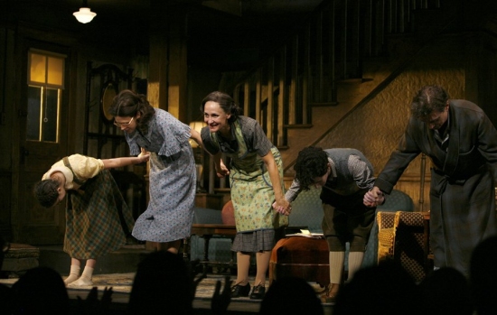 Gracie Bea Lawrence, Jessica Hecht, Laurie Metcalf, Noah Robbins and Dennis Boustikar Photo