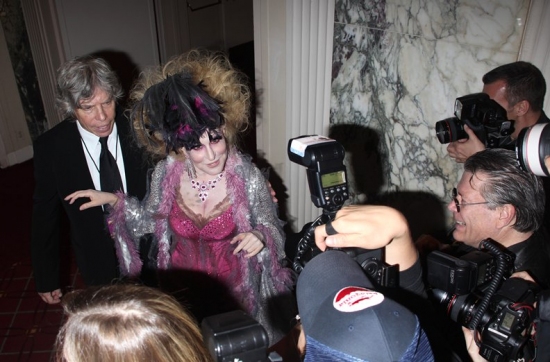 Photo Coverage: Bette Midler's HULAWEEN 2009 Benefit Image
