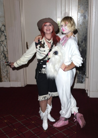 Photo Coverage: Bette Midler's HULAWEEN 2009 Benefit Image