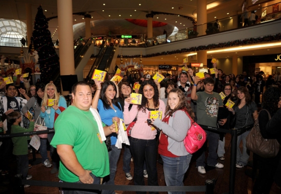 Photo Flash: GLEE Cast CD Signing at Garden City's Roosevelt Field Mall Image