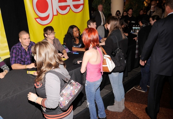 Photo Flash: GLEE Cast CD Signing at Garden City's Roosevelt Field Mall 