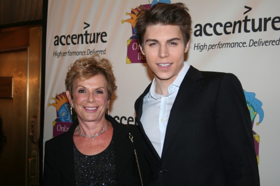 Photo Coverage: The 'Only Make Believe' Benefit Gala at Broadway's Shubert Theatre Image