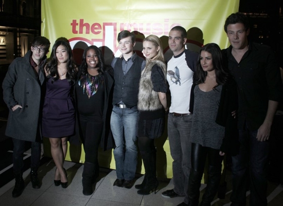Photo Coverage: The Cast of Fox's GLEE Celebrate CD Release at Borders Columbus Circle Image