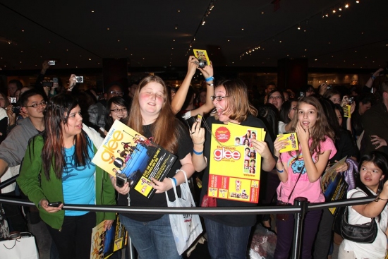 Photo Coverage: The Cast of Fox's GLEE Celebrate CD Release at Borders Columbus Circle Image