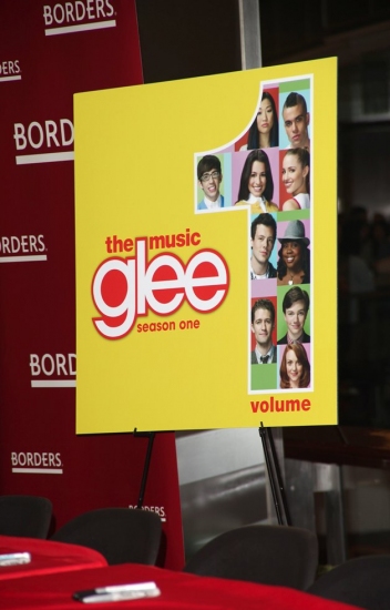Photo Coverage: The Cast of Fox's GLEE Celebrate CD Release at Borders Columbus Circle Image