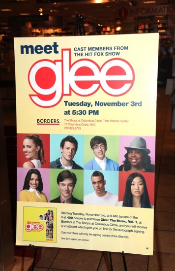 Photo Coverage: The Cast of Fox's GLEE Celebrate CD Release at Borders Columbus Circle  Image