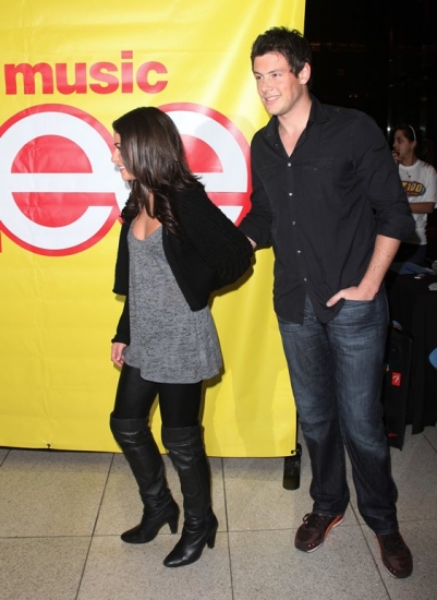 Photo Coverage: The Cast of Fox's GLEE Celebrate CD Release at Borders Columbus Circle Image