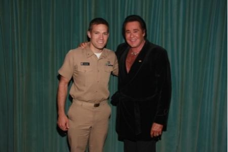 Photo Flash: Wayne Newton Honors Veterans Including