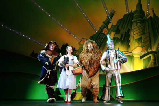 Photo Flash: THE WIZARD OF OZ National Tour Hits the Lyric Opera House! Image