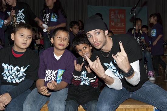 Photo Coverage: ROCK OF AGES and VH1 Save The Music Visit PS/IS 111 Image