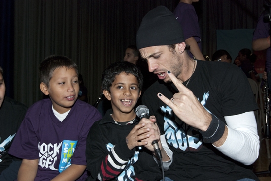 Photo Coverage: ROCK OF AGES and VH1 Save The Music Visit PS/IS 111 Image