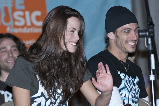 Photo Coverage: ROCK OF AGES and VH1 Save The Music Visit PS/IS 111 Image