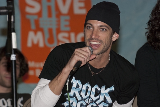 Photo Coverage: ROCK OF AGES and VH1 Save The Music Visit PS/IS 111 Image