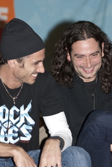 Photo Coverage: ROCK OF AGES and VH1 Save The Music Visit PS/IS 111 Image
