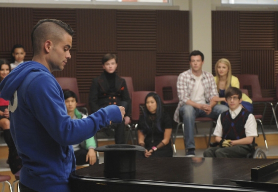Photo Flash: GLEE - Episode Sneak Peek - 'Ballad' Airs Tonight! Image