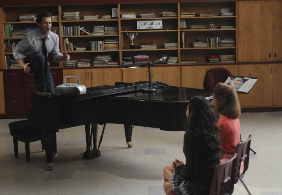 Will (Matthew Morrison, L) sings a song to Rachel (Lea Michele, C) as Emma (Jayma May Photo