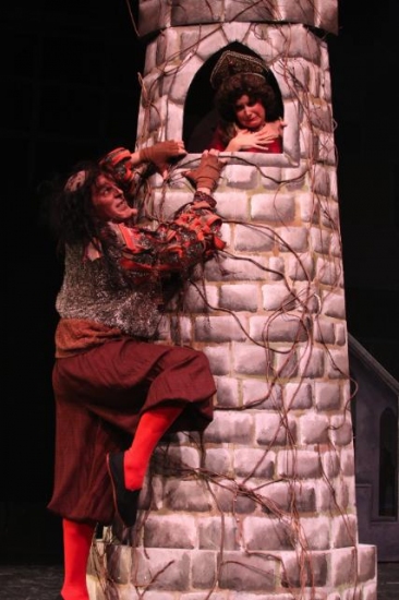 Photo Flash: KNIGHT BEFORE CHRISTMAS at Downtown Cabaret Theatre Image