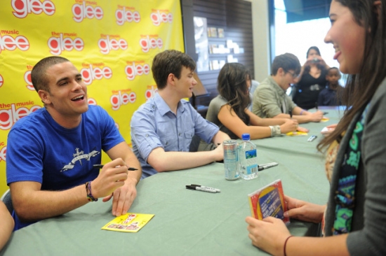 Photo Flash: The GLEE Cast CD Signing at LA's The Grove Image