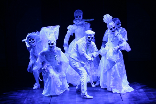Photo Flash: Alley Theatre's A CHRISTMAS CAROL Image