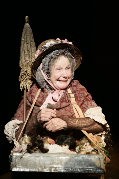 Photo Flash: Alley Theatre's A CHRISTMAS CAROL Image