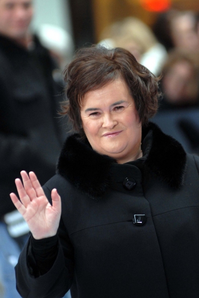 Photo Coverage: Susan Boyle Sings on NBC's Today Show Image