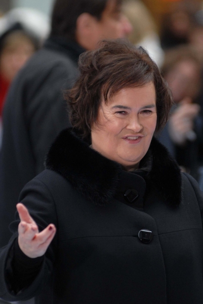 Photo Coverage: Susan Boyle Sings on NBC's Today Show Image