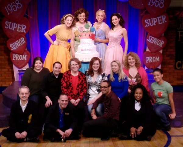 Photo Flash: THE MARVELOUS WONDERETTES Celebrates 500 Performances Image