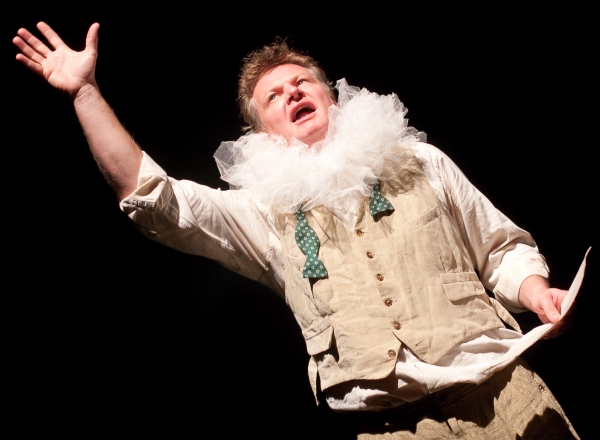 Photo Flash: Geraint Wyn Davies Stars as Dylan Thomas in DO NOT GO GENTLE Image