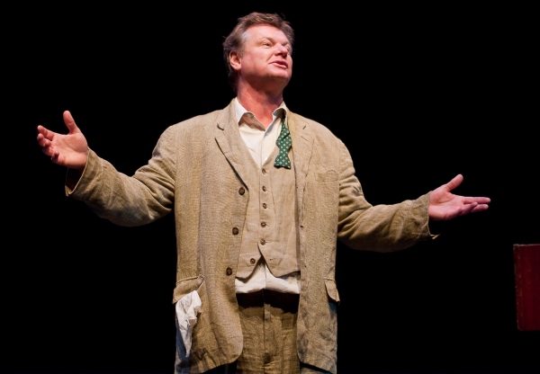 Photo Flash: Geraint Wyn Davies Stars as Dylan Thomas in DO NOT GO GENTLE Image