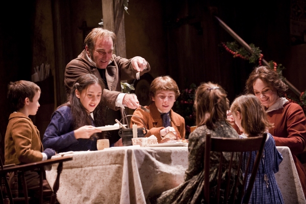 Photo Flash: Goodman Theatre's A CHRISTMAS CAROL Image