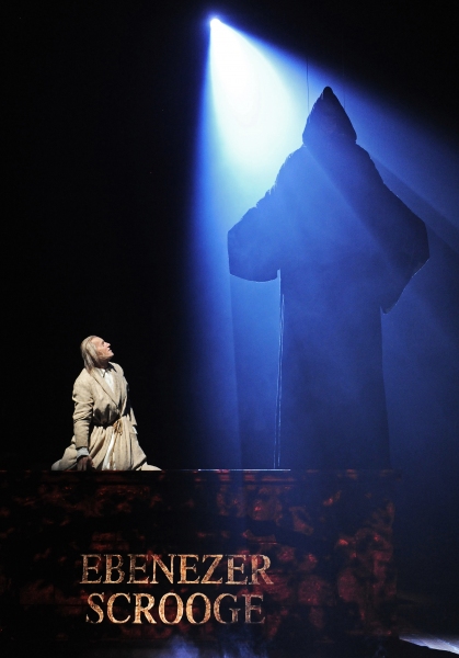 Photo Flash: Goodman Theatre's A CHRISTMAS CAROL Image