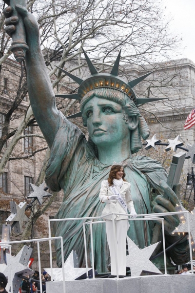 Photo Coverage: The 83rd Edition of the 'Macy's Thanksgiving Day Parade' - The Women Image