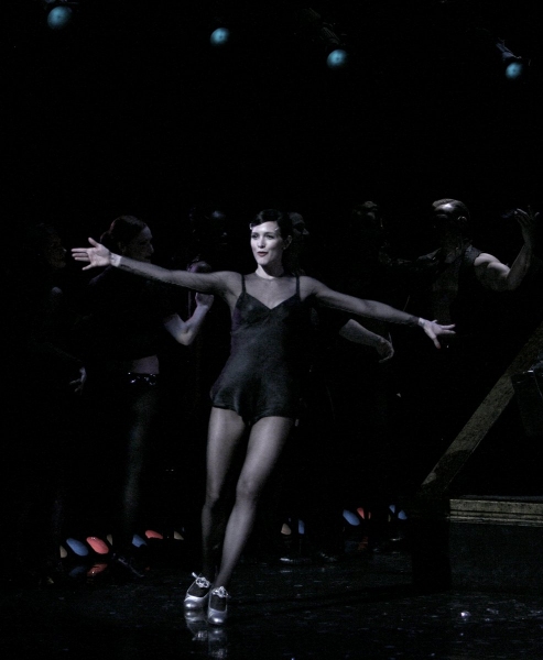 Photo Coverage: Ashlee Simpson-Wentz Debuts in CHICAGO! Image