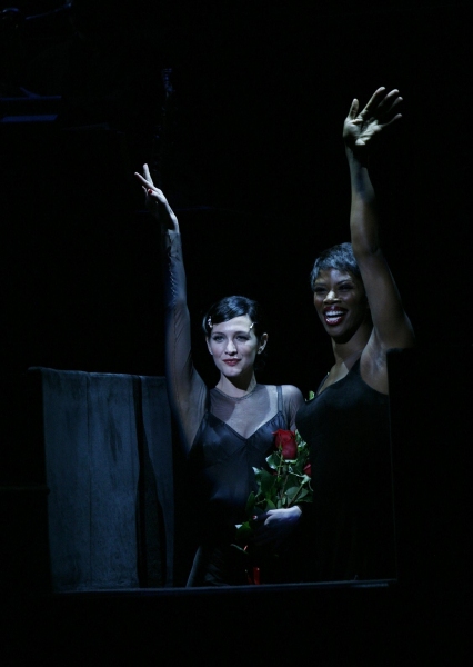 Photo Coverage: Ashlee Simpson-Wentz Debuts in CHICAGO! Image