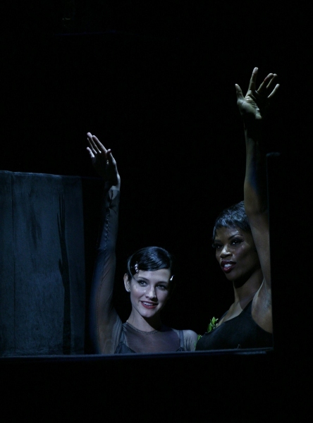 Photo Coverage: Ashlee Simpson-Wentz Debuts in CHICAGO! Image