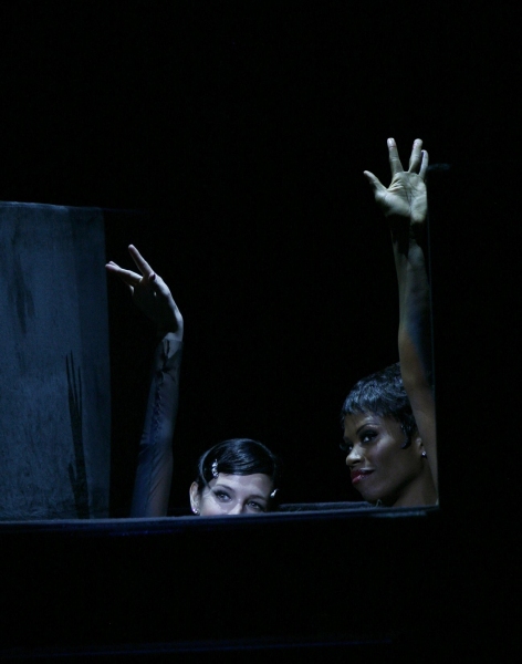Photo Coverage: Ashlee Simpson-Wentz Debuts in CHICAGO! Image